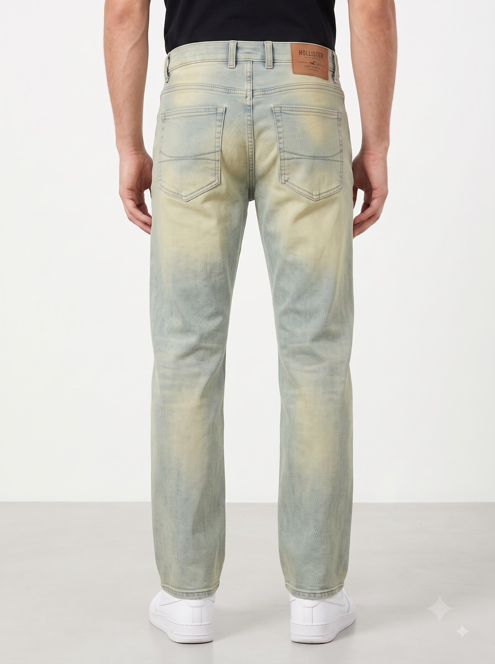 Men's Light Wash Straight Fit Jeans - Image 3